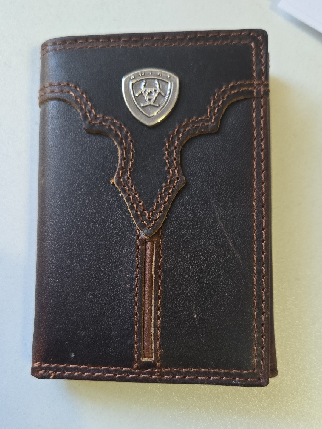 Ariat Men's Dark Brown With Shield Rodeo Wallet
